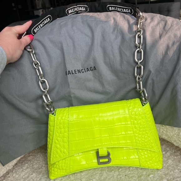 SOLD🖤🤍BALENCIAGA downtown shoulder bag - Picture 9 of 9